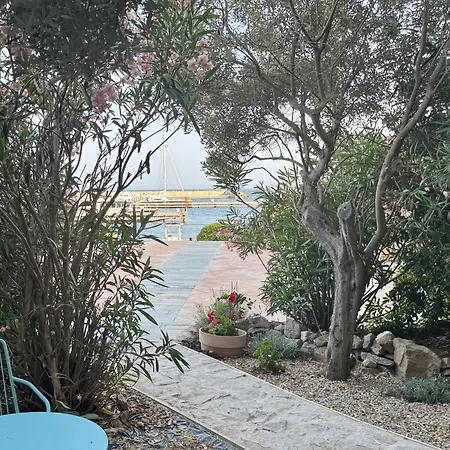 Oda ve Kahvaltı Les Capitaineries 3*