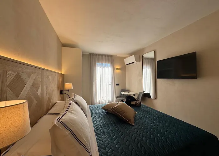 Les Capitaineries 3* Bonifacio (Corsica)